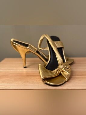 Seychelles Gold Metallic Leather Peep Toe Slingback Heels - Size 8.5
